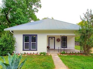302 E Brenham St, Elgin, TX 78621