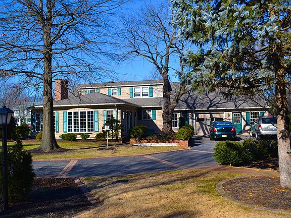 2nd image of 1115 Sea Girt Ave