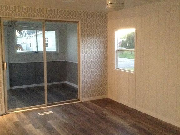 4th image of 916 Pecan Cir