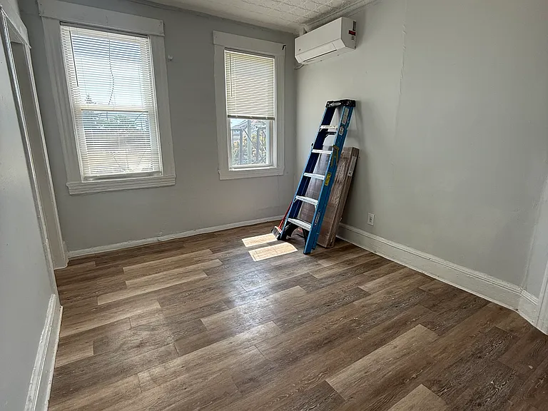 240 Paterson Ave #5 — Photo 9