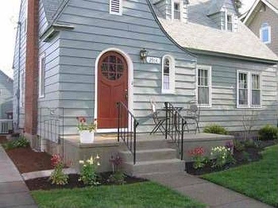2nd image of 2914 W Gardner Ave