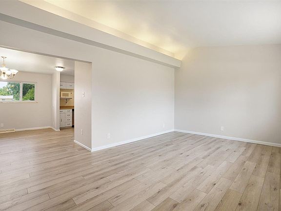 3rd image of 11875 Cynthia Dr