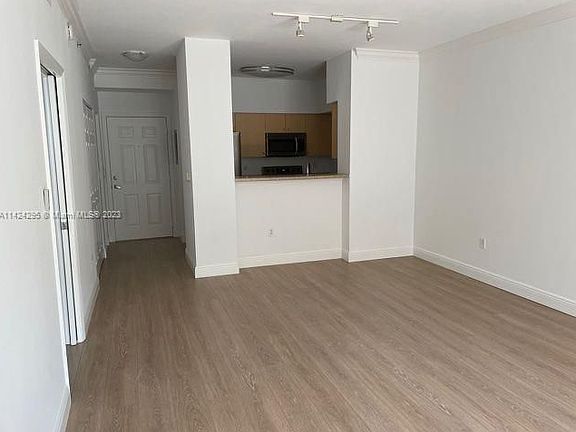 3rd image of 616 Clearwater Park Rd #818