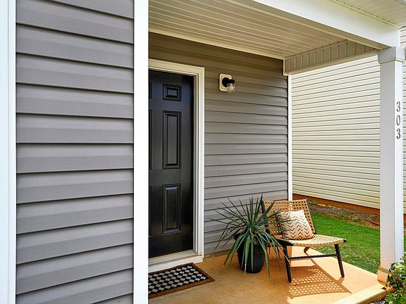 3rd image of 303 Rawlings Hide Ln