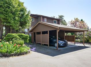 933 Admirals Rd #13, Esquimalt, BC V9A2P1