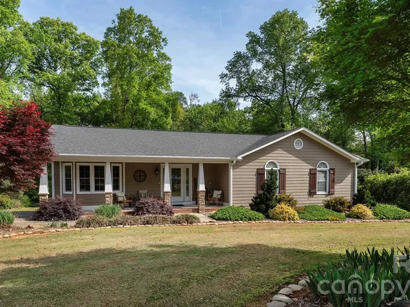 2322 Bearskin Ln, Monroe, NC 28110