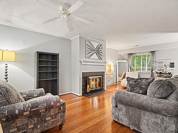 5th image of 17 Woodview Ct