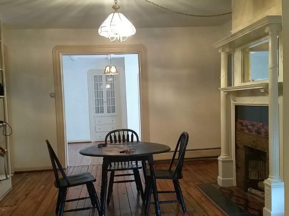 1st image of 718 W Water St APT 1