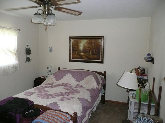 4th image of 1031 N Monroe St
