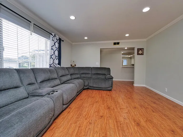 1655 Crater Lake Ave — Photo 6