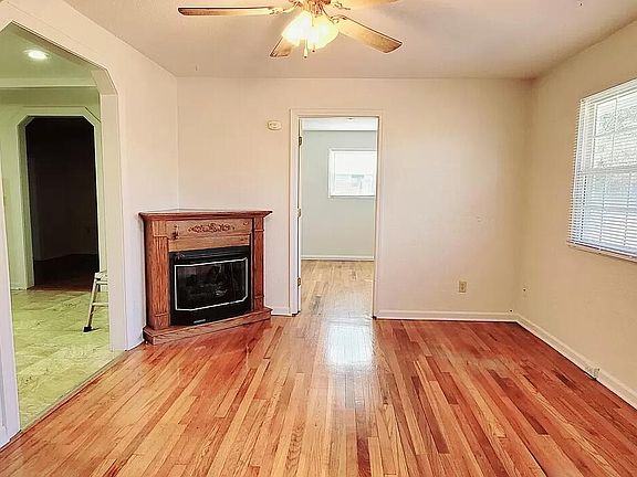 2nd image of 4736 Northwood Dr NW