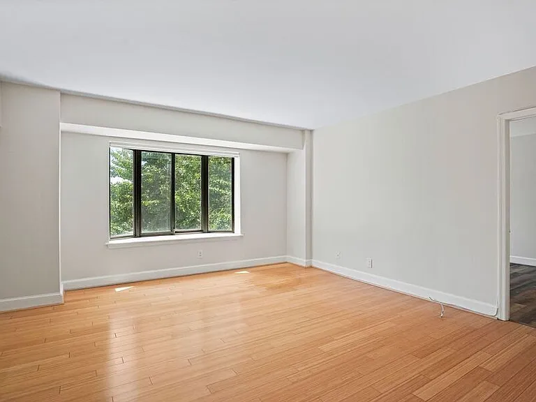 1825 T St NW #304 — Photo 10