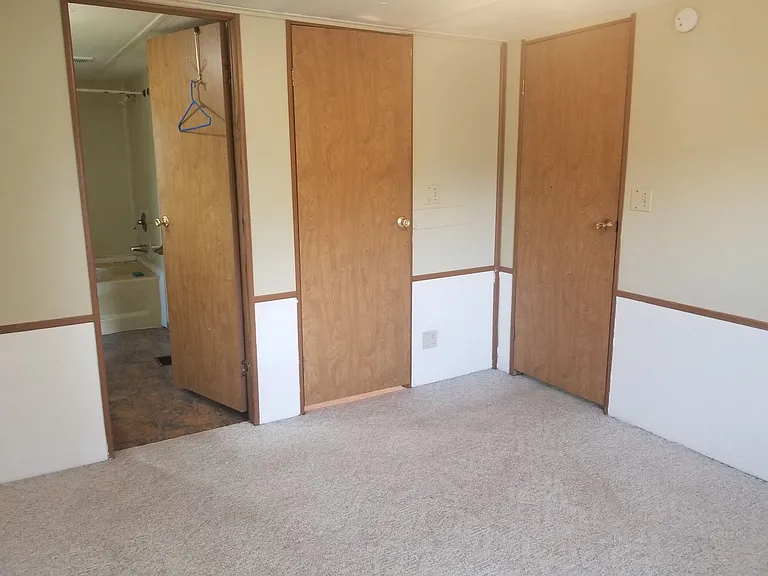 823 Doberman Ct SE — Photo 8