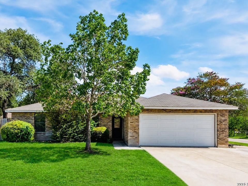1st image of 302 Bain Dr