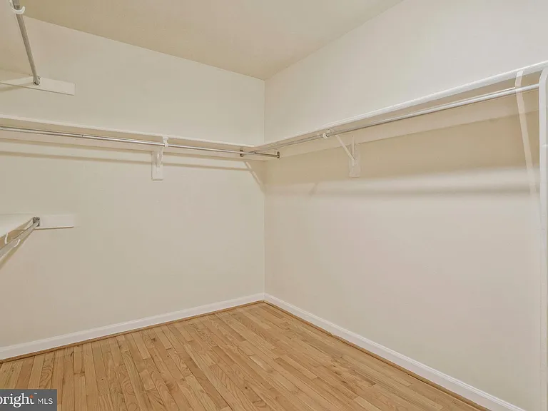 6366 Brampton Ct — Photo 23