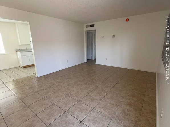 211 Plymouth Ave APT 3, Bakersfield, CA 93308