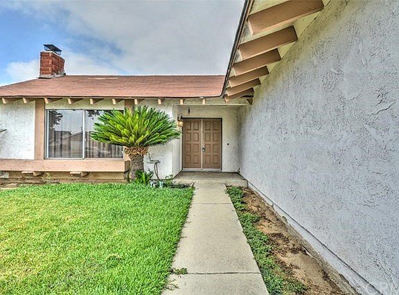 5th image of 2920 S Meadowbrook Pl