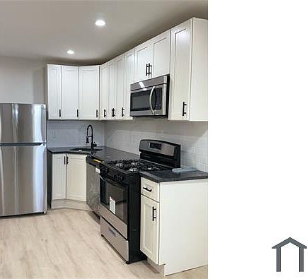 3rd image of 205 N Montford Ave