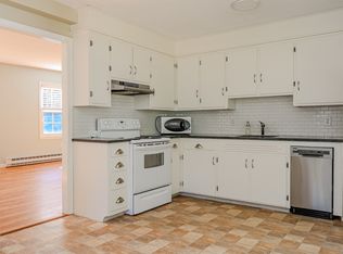 60 Main St, York, ME 03909