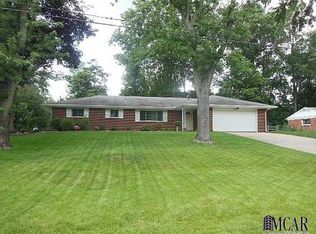 7477 Tarra Dr, Temperance, MI 48182