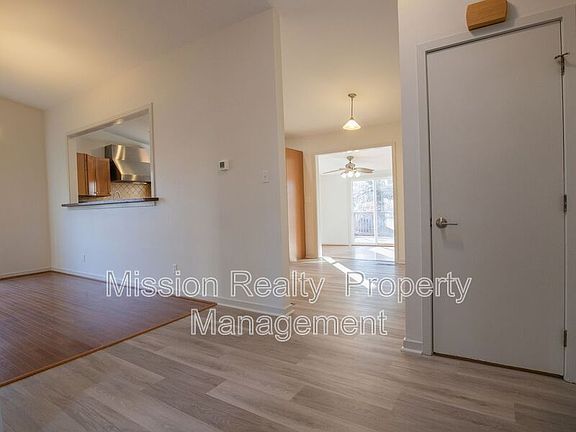 4th image of 1037 Mansfield Crossing Rd