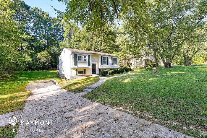 4 bed, 2.5 bath, 1347 sqft, $1,795 — Photo 4