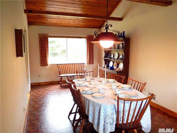 4th image of 10 Oakledge Dr