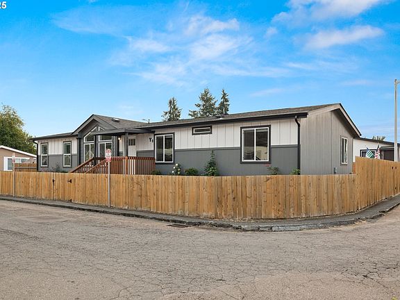 3rd image of 10701 SE Highway 212 Pne Unit Y6