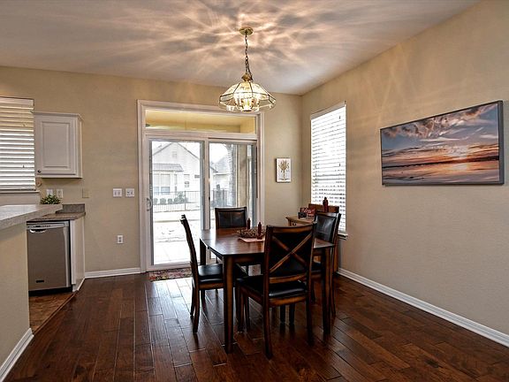 5th image of 121 Buttercup Trl