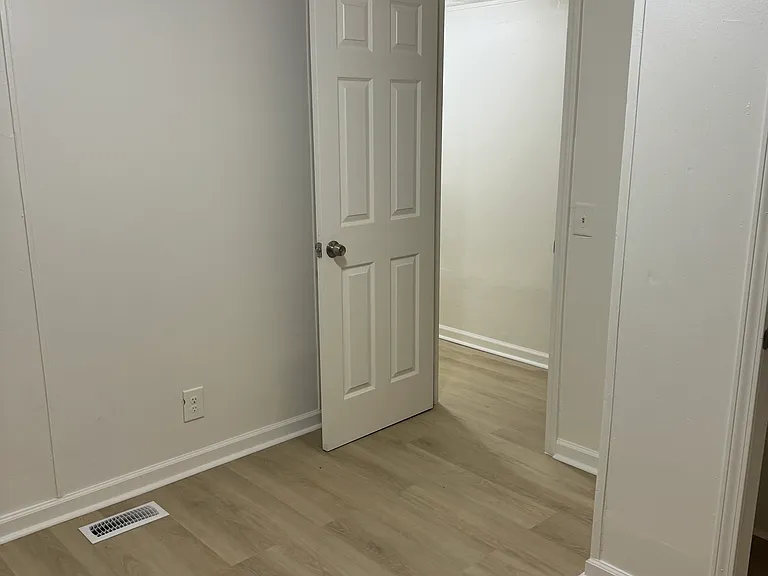 Country Manor Ln — Photo 5