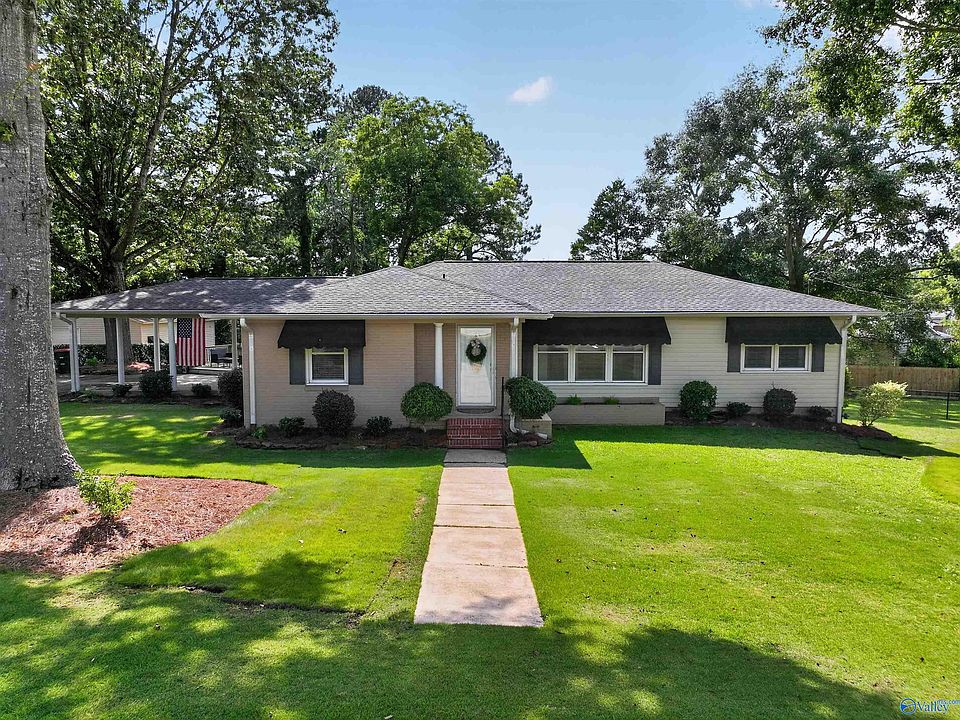 1st image of 105 Country Club Dr