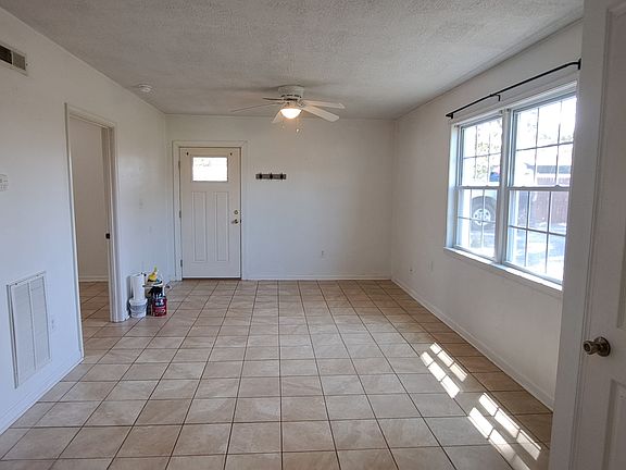 4th image of 114 Beechwood Dr #B