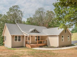 1255 Hickory Chase Ln, Vinton, VA 24179