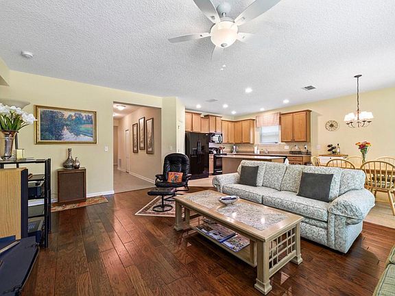 5th image of 133 Tollerton Ave