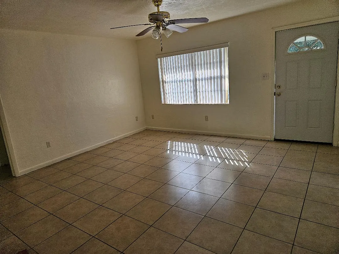 4 bed, 1456 sqft, $1,875 — Photo 3