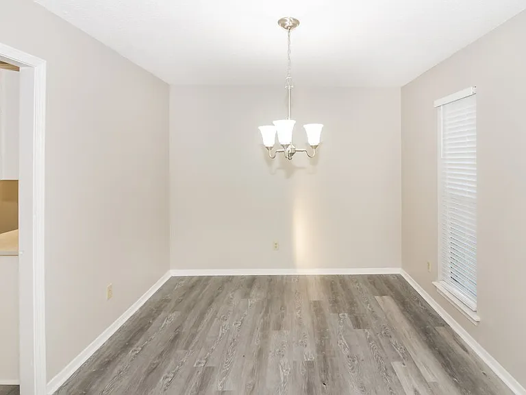 2656 Harlingen Dr — Photo 5