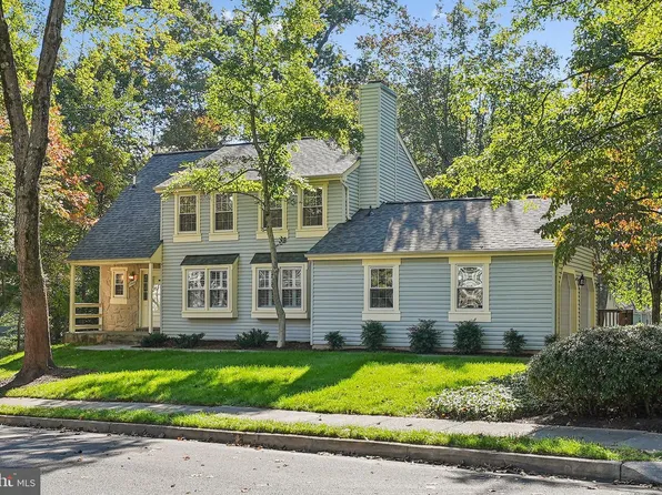 5922 New England Woods Dr, Burke, VA 22015