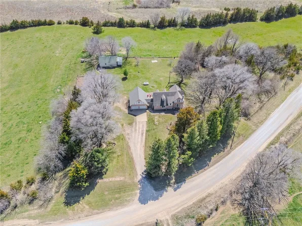 1886 270th St, Exira, IA 50076