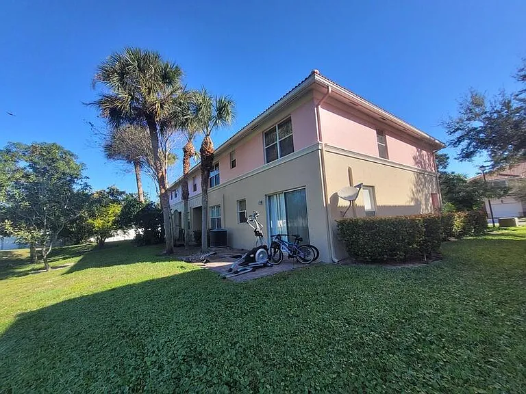 303 Seminole Palms Dr — Photo 11