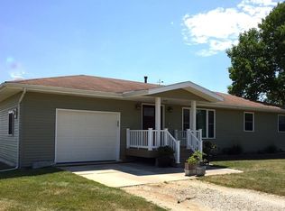 15882 Bear Creek Rd, Earlham, IA 50072