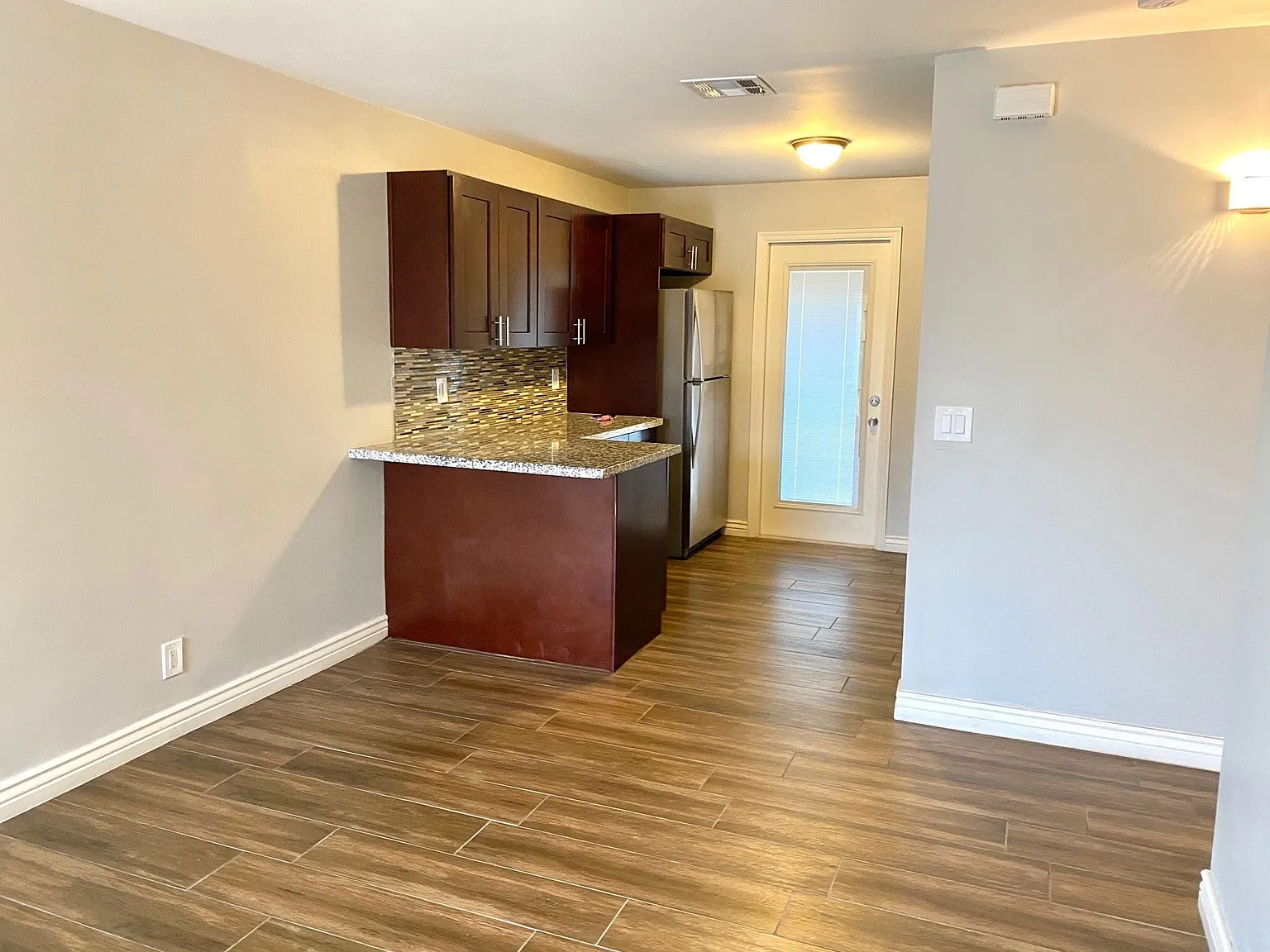 1 bed, 605 sqft, $1,350 — Photo 3