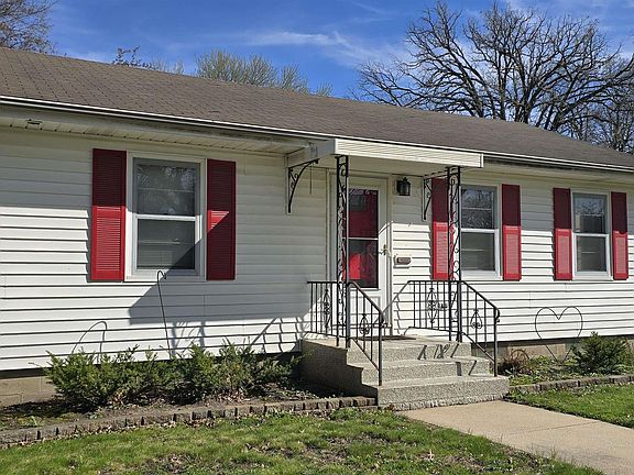2nd image of 604 N Iowa St