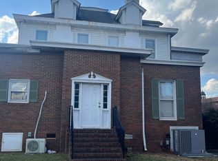 440 E Howell St #B, Hartwell, GA 30643