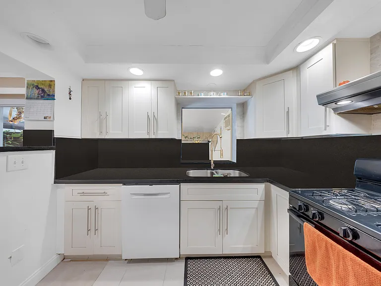 2326 Harding St #2326 — Photo 16