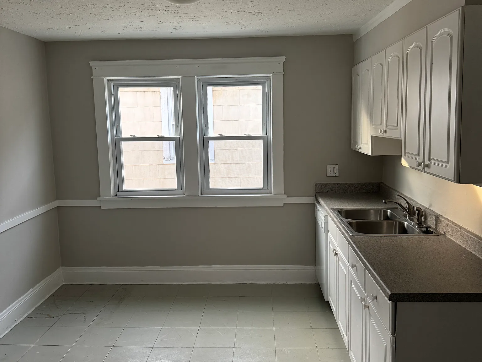 2130 Quail St — Photo 2