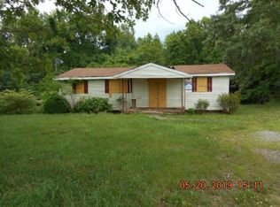1375 Carver Rd, Martinsville, VA 24112