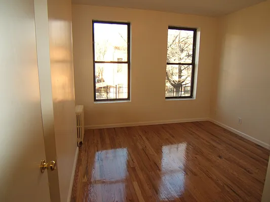 Rented by Nachman Weingarten, LREB | media 28