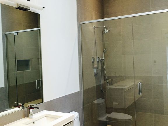 3rd image of 1708 N Damen Ave Suite 1