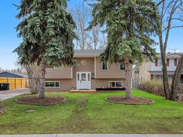 1945 Glenmore Ave, Strathcona County, AB T8A 0X6