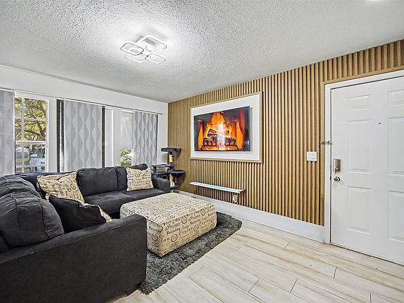 4th image of 11508 Westwood Boulevard #317